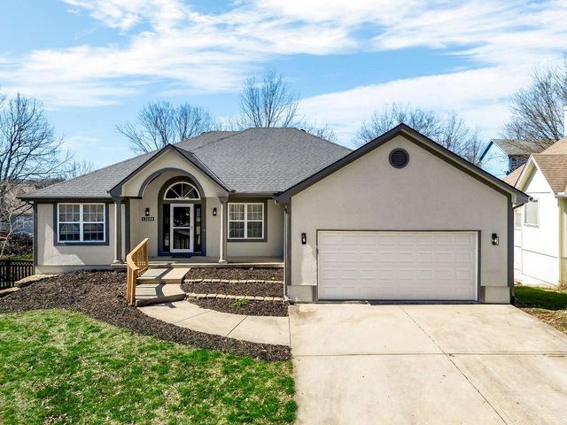 13208 Jim's Court, Smithville, MO 64089