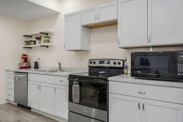 13208 Jim's Court, Smithville, MO 64089