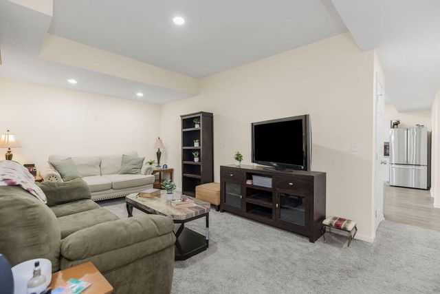 13208 Jim's Court, Smithville, MO 64089