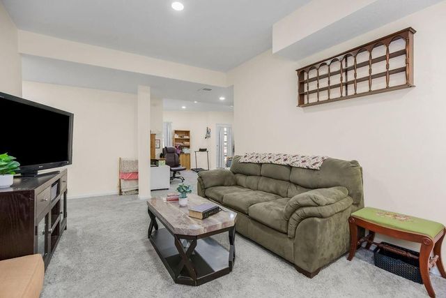 13208 Jim's Court, Smithville, MO 64089