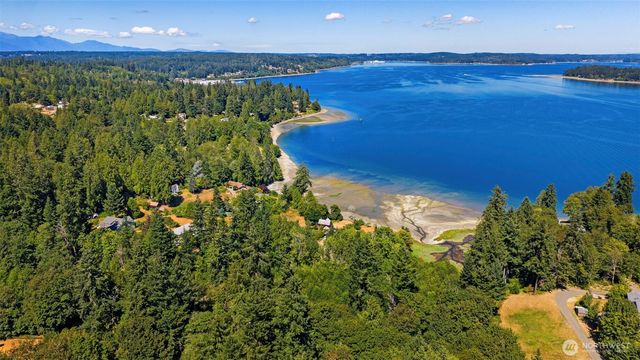 7591 Grahns Lane NE, Bremerton, WA 98311