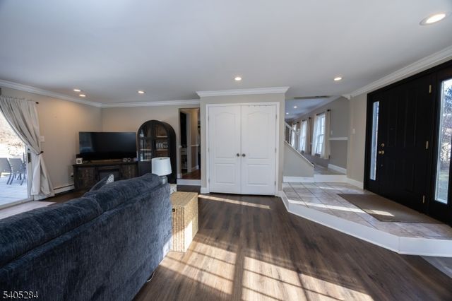 8 Luchetti Way, Andover Twp., NJ 07860