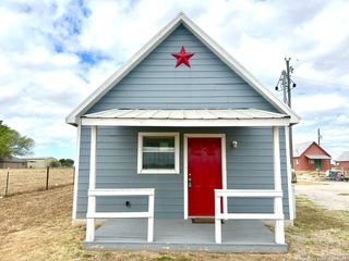 573 Texas 97 109, Floresville, TX 78114