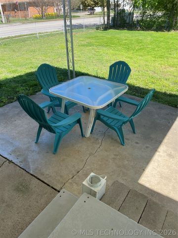 101 E 7th Street, Owasso, OK 74055