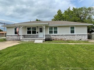 101 E 7th Street, Owasso, OK 74055
