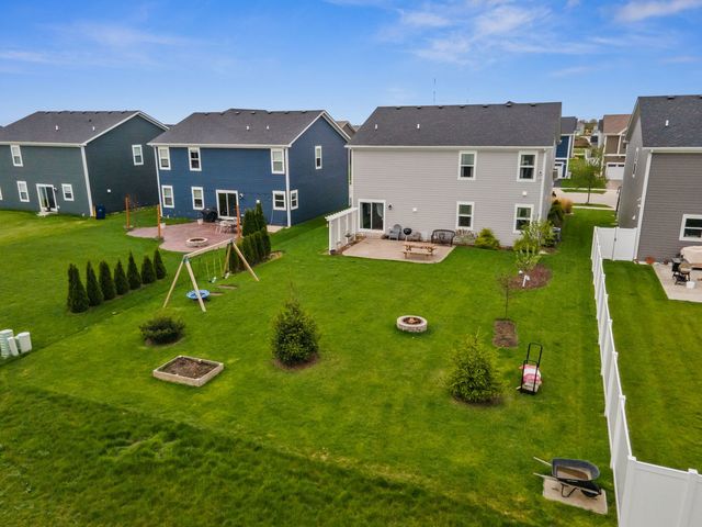3764 St James Court, Elgin, IL 60124
