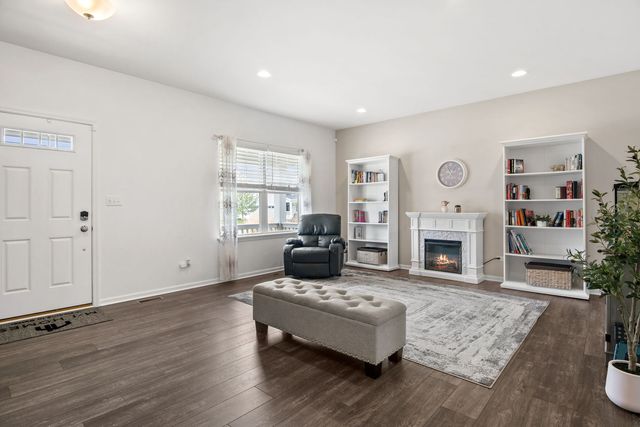 3764 St James Court, Elgin, IL 60124