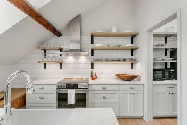 375 North Ave Apt 503, Burlington, VT 05401