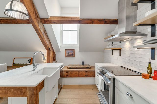 375 North Ave Apt 503, Burlington, VT 05401