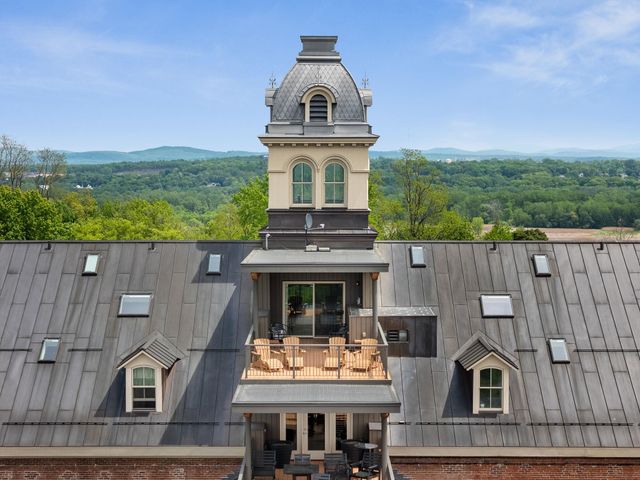 375 North Ave Apt 503, Burlington, VT 05401