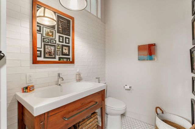 375 North Ave Apt 503, Burlington, VT 05401