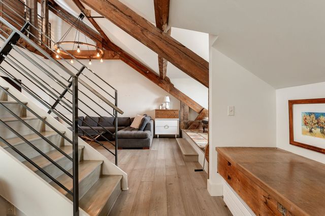 375 North Ave Apt 503, Burlington, VT 05401