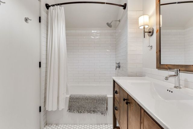 375 North Ave Apt 503, Burlington, VT 05401