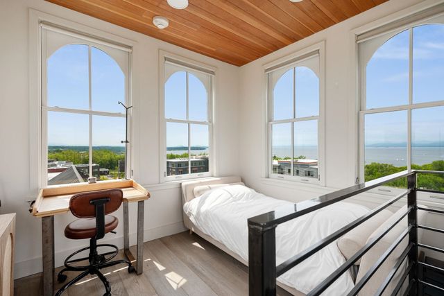 375 North Ave Apt 503, Burlington, VT 05401