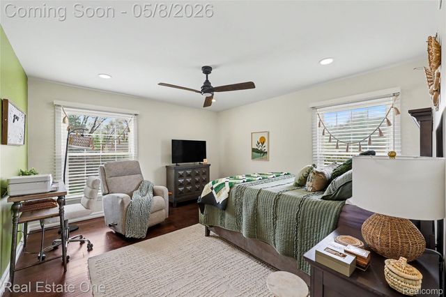 1118 Kings Cove Drive, Rochester Hills, MI 48306