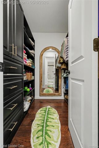 1118 Kings Cove Drive, Rochester Hills, MI 48306
