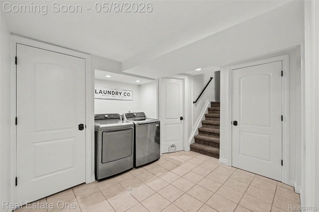 1118 Kings Cove Drive, Rochester Hills, MI 48306