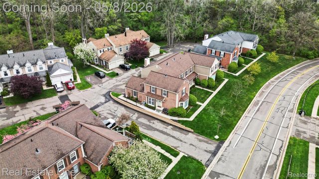 1118 Kings Cove Drive, Rochester Hills, MI 48306