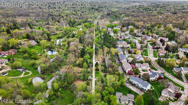1118 Kings Cove Drive, Rochester Hills, MI 48306