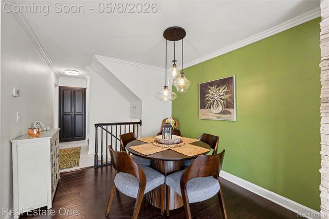 1118 Kings Cove Drive, Rochester Hills, MI 48306