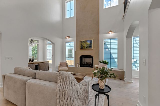 1109 N 2nd St, Nashville, TN 37207