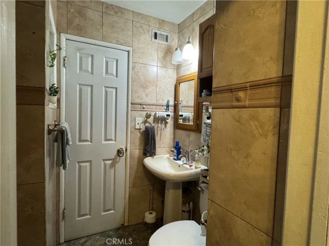 6170 Downey Avenue, Long Beach, CA 90805