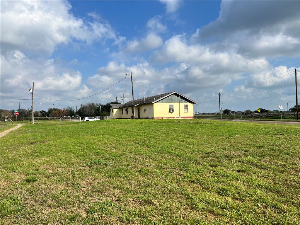 4510 Columbia St, Corpus Christi, TX 78416 — exterior