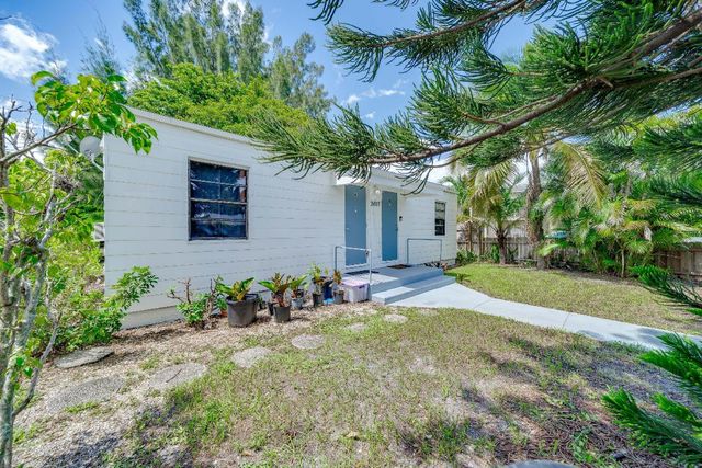 2405-2407 N East Coast Street, Lake Worth Beach, FL 33460