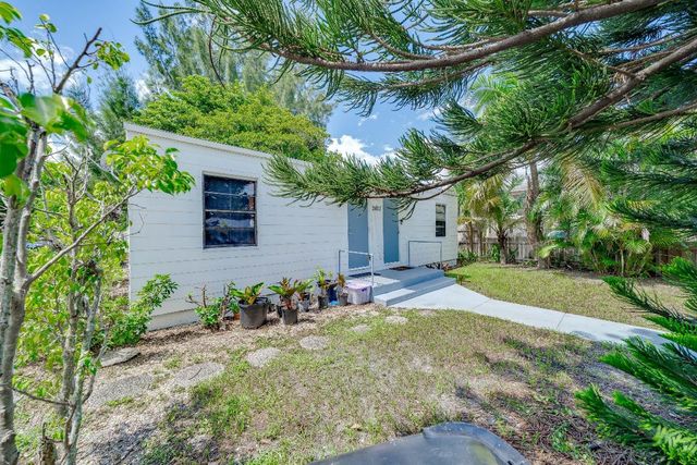 2405-2407 N East Coast Street, Lake Worth Beach, FL 33460