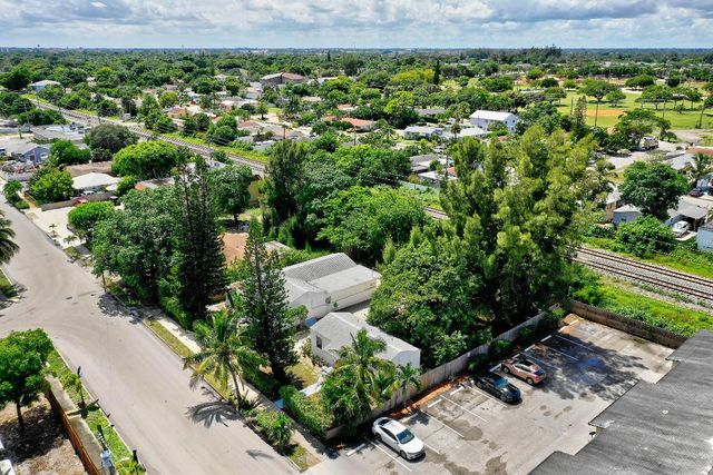 2405-2407 N East Coast Street, Lake Worth Beach, FL 33460