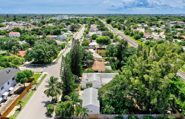 2405-2407 N East Coast Street, Lake Worth Beach, FL 33460