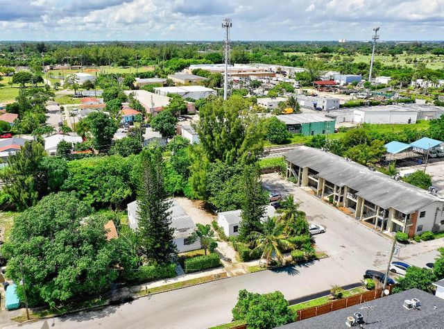 2405-2407 N East Coast Street, Lake Worth Beach, FL 33460