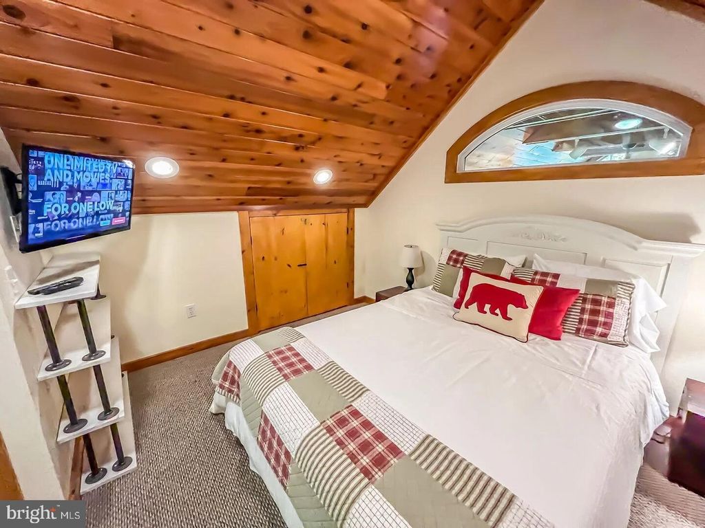 Image 14 of property listing at 2119 MARSH HILL RD, Mc Henry, MD 21541