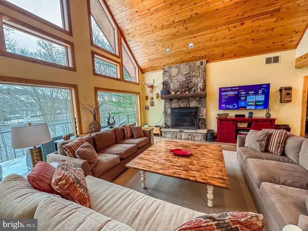 Image 4 of property listing at 2119 MARSH HILL RD, Mc Henry, MD 21541