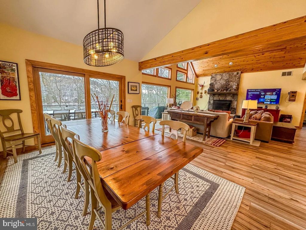 Image 5 of property listing at 2119 MARSH HILL RD, Mc Henry, MD 21541