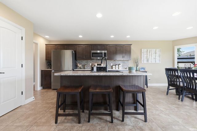 1112 Woodland Pass, Fort Wayne, IN 46818