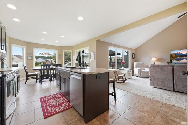 1112 Woodland Pass, Fort Wayne, IN 46818