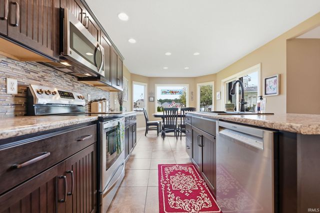 1112 Woodland Pass, Fort Wayne, IN 46818