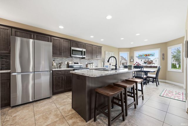 1112 Woodland Pass, Fort Wayne, IN 46818