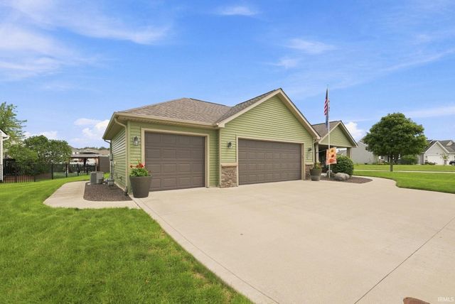 1112 Woodland Pass, Fort Wayne, IN 46818