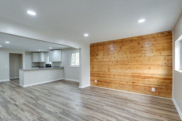 4944 Coleman Drive, New Franklin, OH 44319