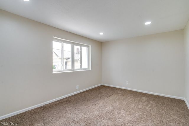 4944 Coleman Drive, New Franklin, OH 44319