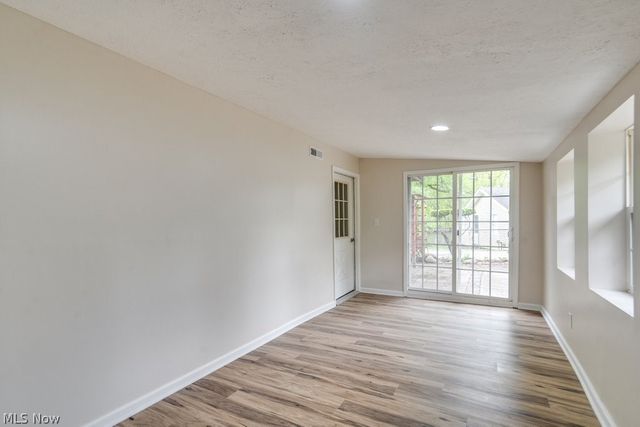 4944 Coleman Drive, New Franklin, OH 44319