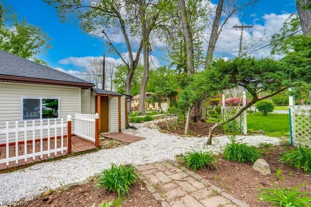 4944 Coleman Drive, New Franklin, OH 44319