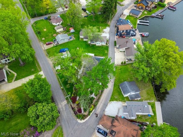 4944 Coleman Drive, New Franklin, OH 44319