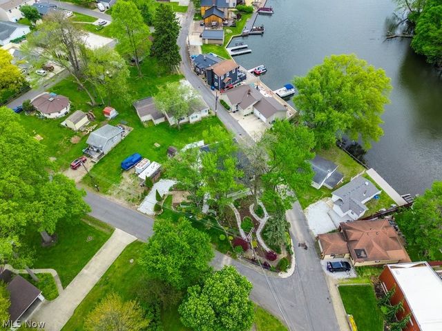 4944 Coleman Drive, New Franklin, OH 44319