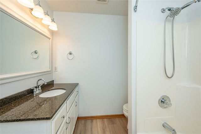 3600 Brook Ridge Court, Des Moines, IA 50317