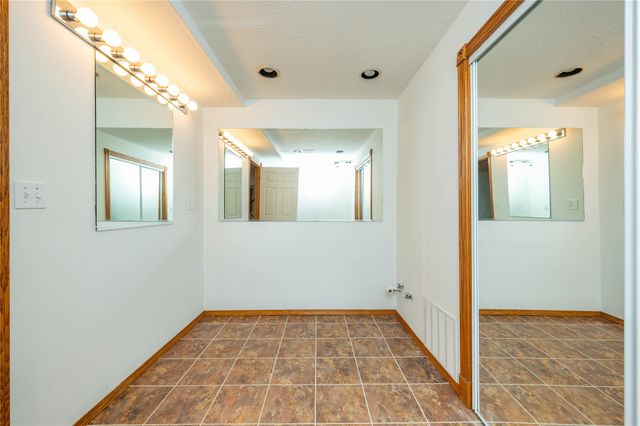 3600 Brook Ridge Court, Des Moines, IA 50317