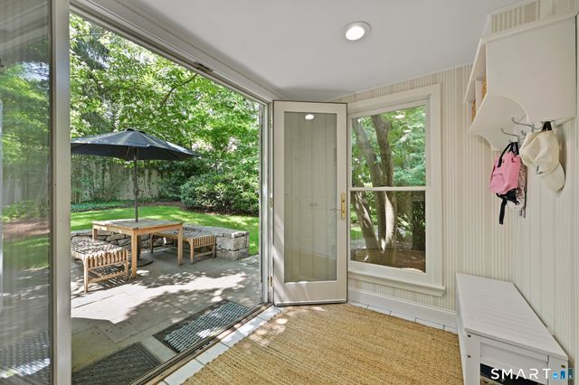 32 Spring Water Lane, New Canaan, CT 06840