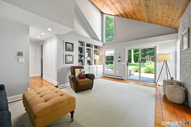 32 Spring Water Lane, New Canaan, CT 06840